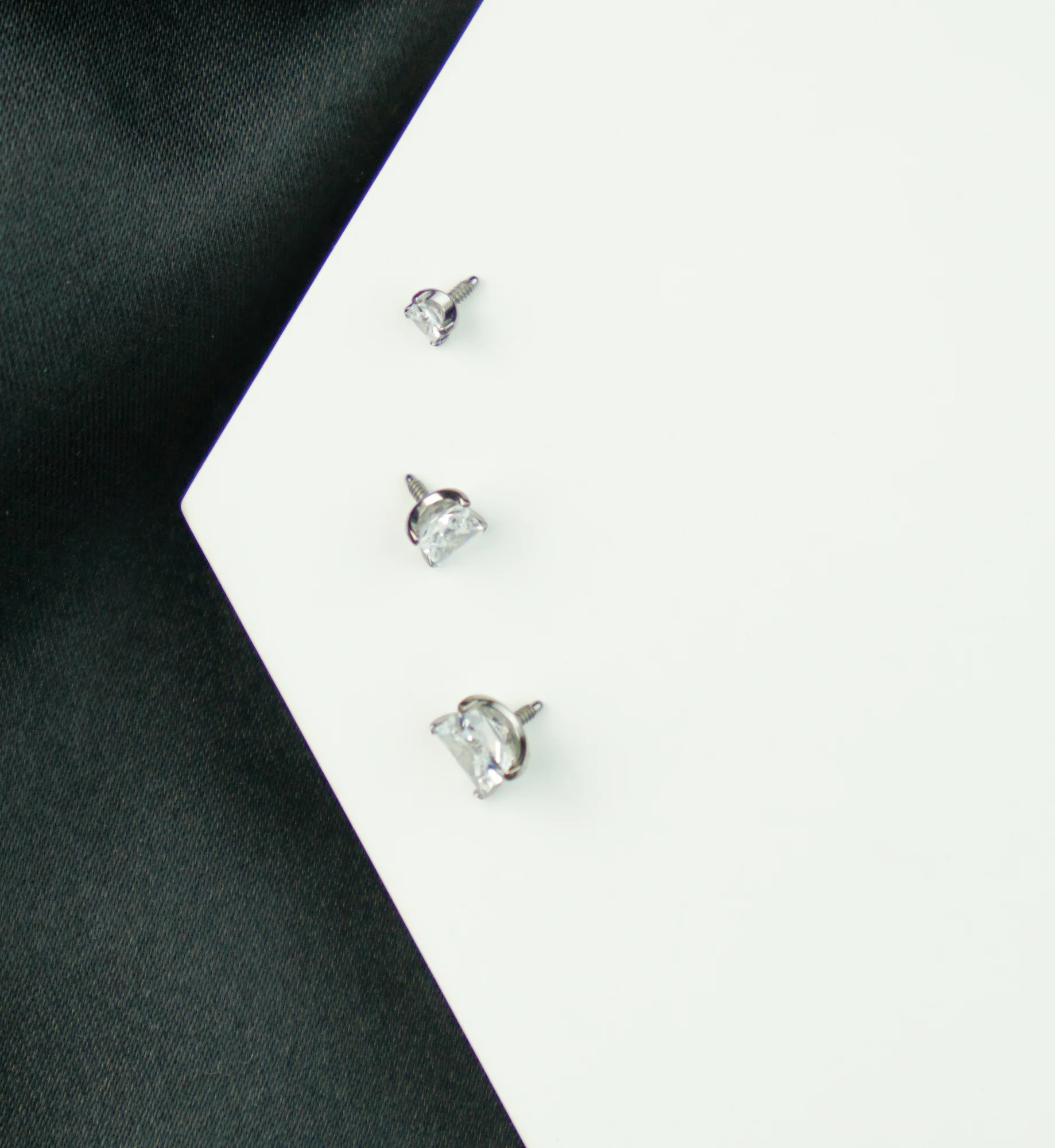 Princess Clear CZ Internally Threaded Titanium Top - Image 2