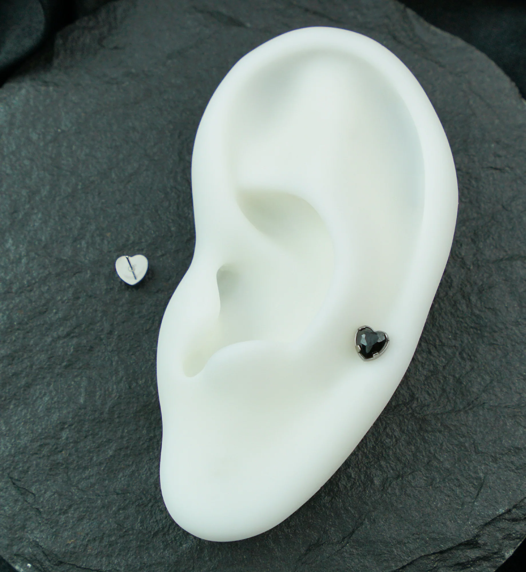 Prong Set Black Heart CZ Titanium Threadless Top - Image 2