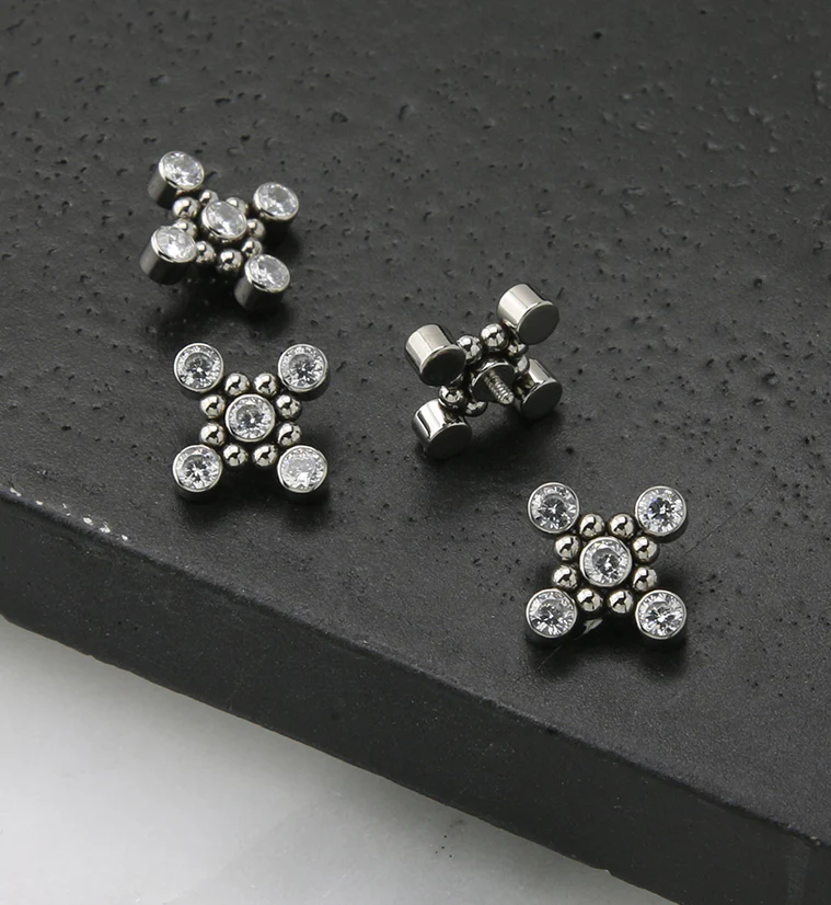 Quincunx CZ Titanium Internally Threaded Top - Image 2