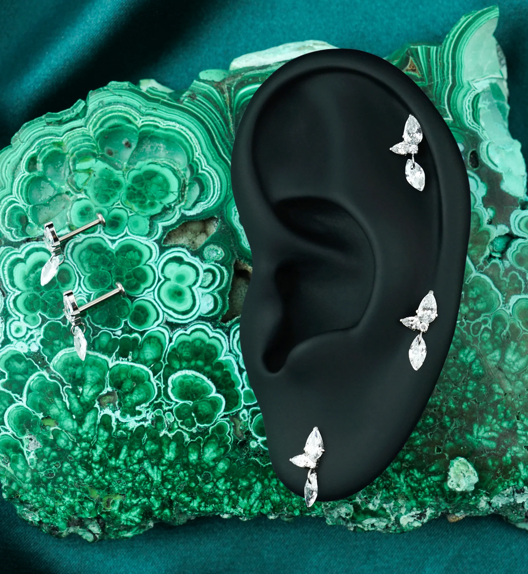 Razorleaf CZ Dangle Titanium Threadless Labret - Image 2