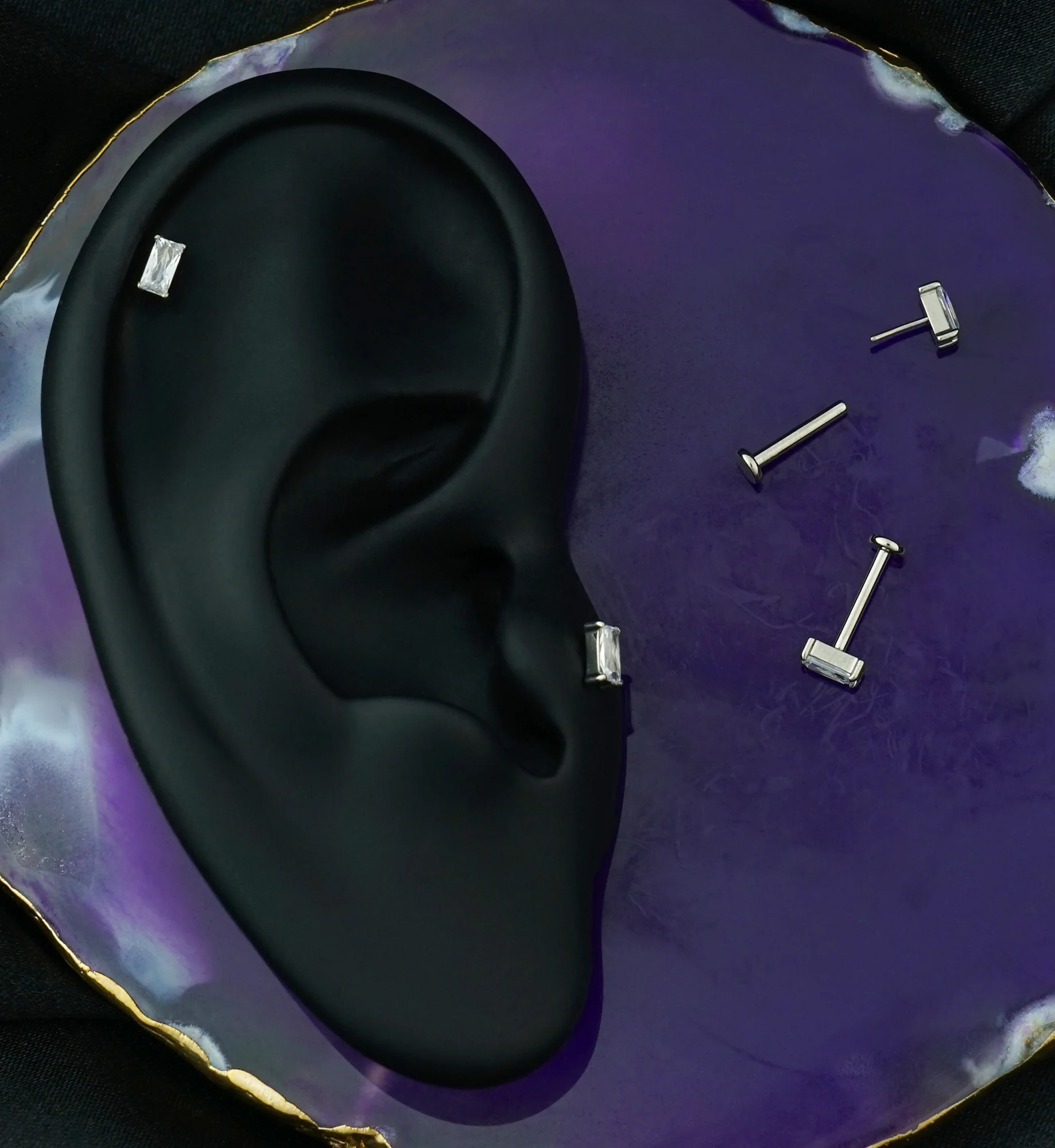Rectangle Clear CZ Threadless Titanium Labret - Image 2