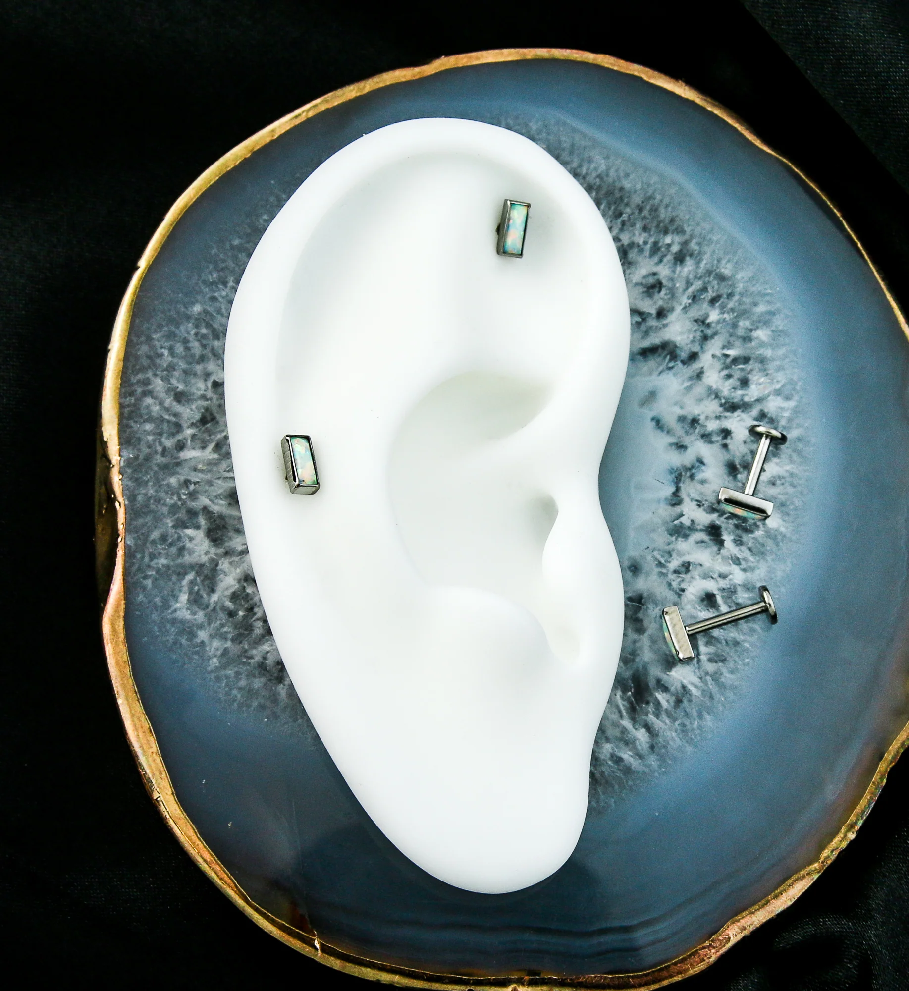 Rectangle White Opalite Internally Threaded Titanium Labret - Image 2