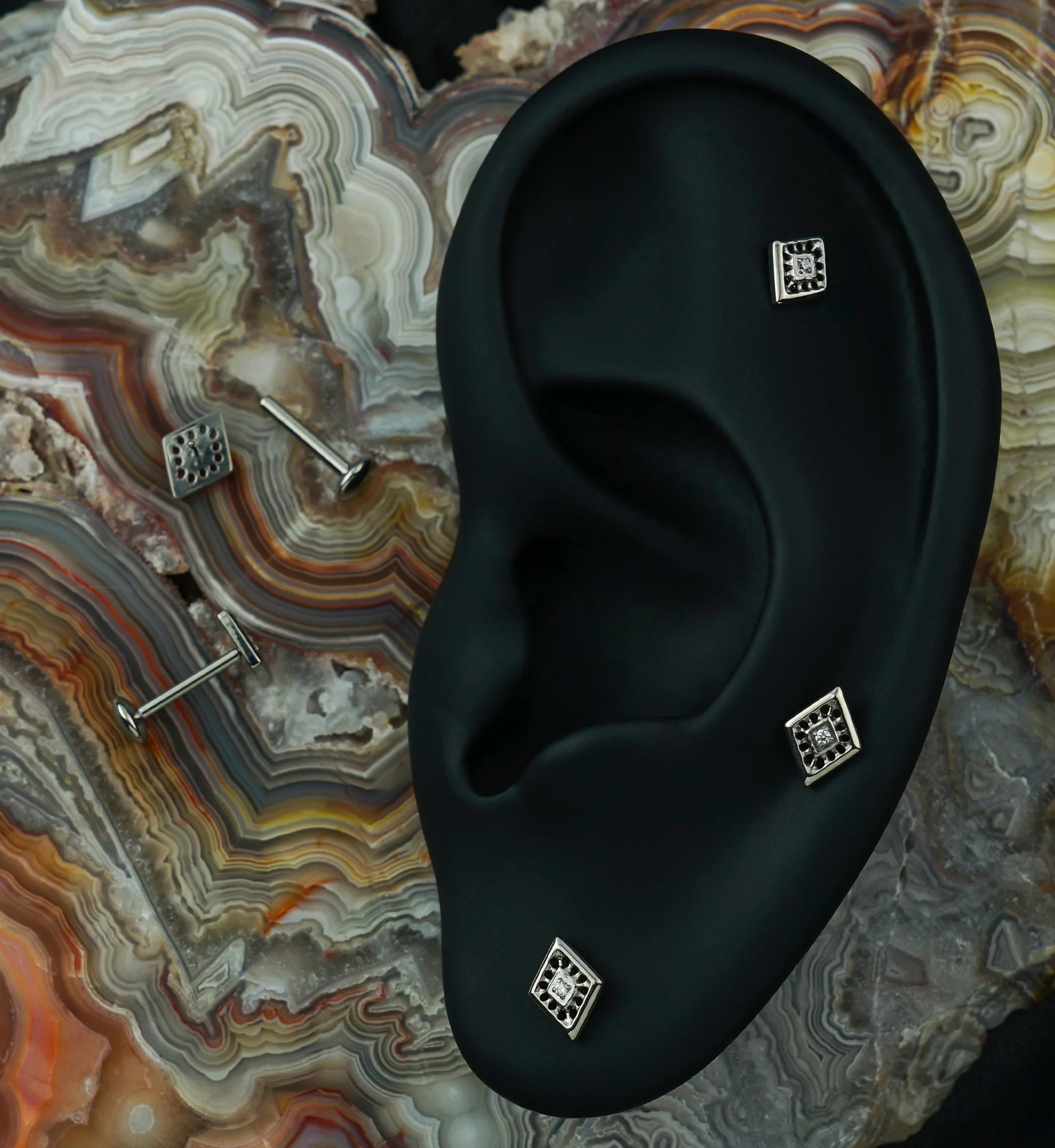 Rhombus Cut Out Clear CZ Threadless Titanium Labret - Image 2