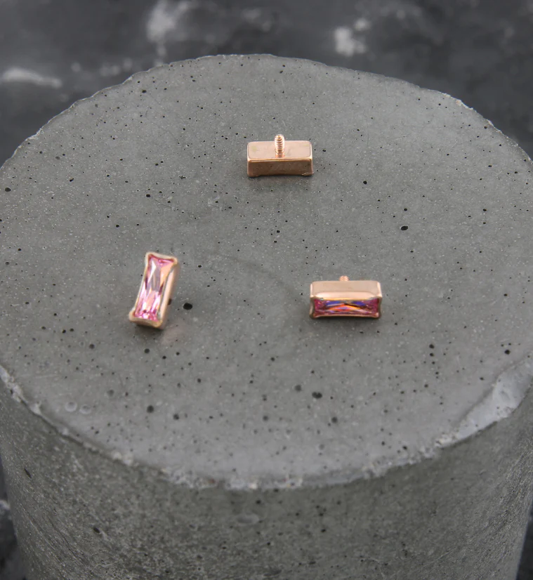 Rose Gold PVD Baguette Pink CZ Internally Threaded Titanium Top - Image 2