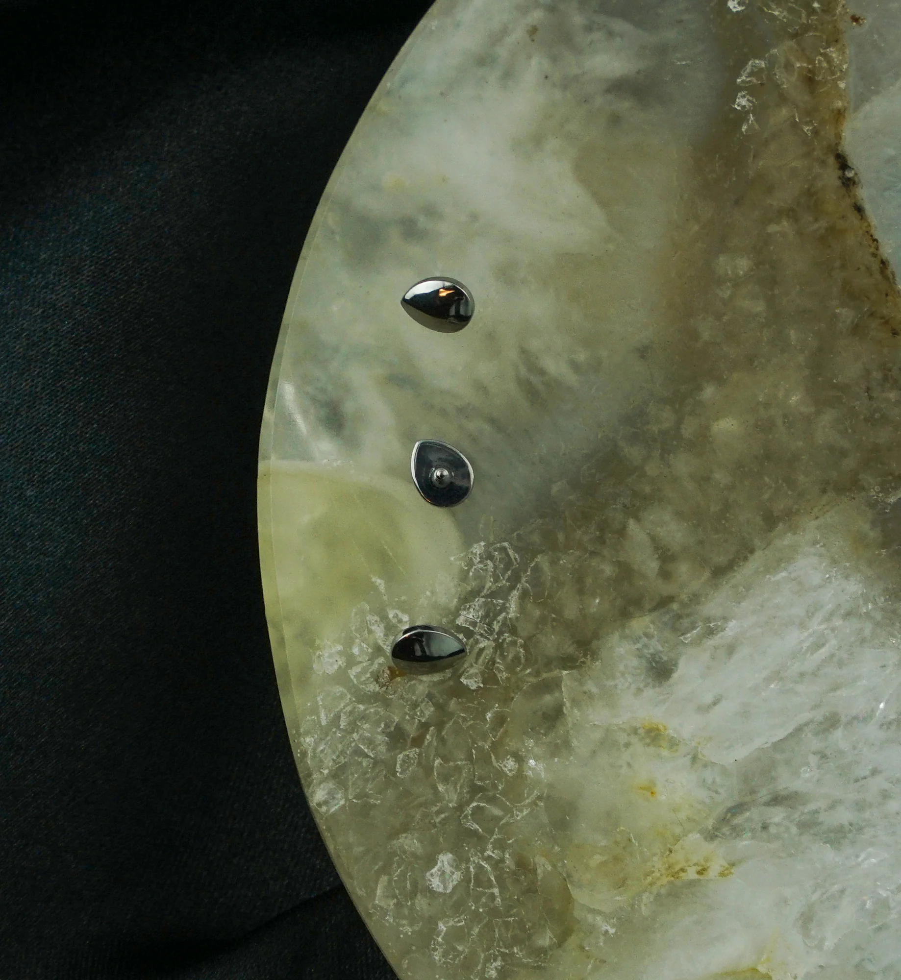Teardrop Titanium Internally Threaded Top - Image 2