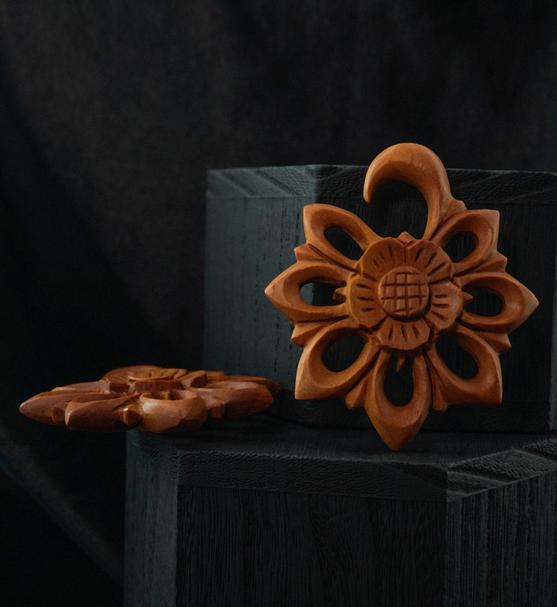 Saba Wood Blooming Flower Hanger Plugs - Image 2