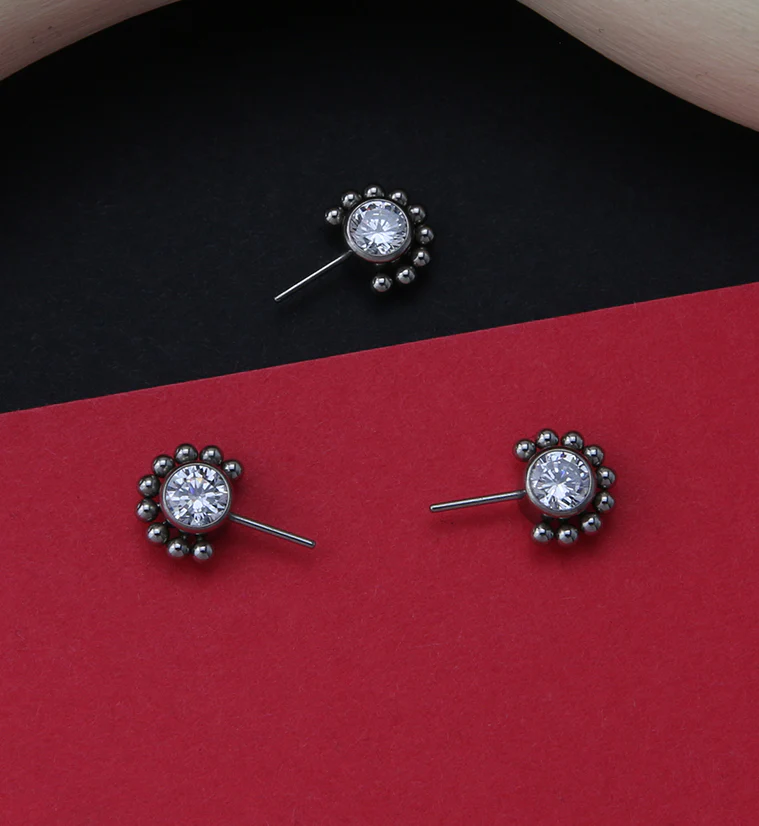 Side Facing Beaded Clear CZ Titanium Threadless Top - Image 2