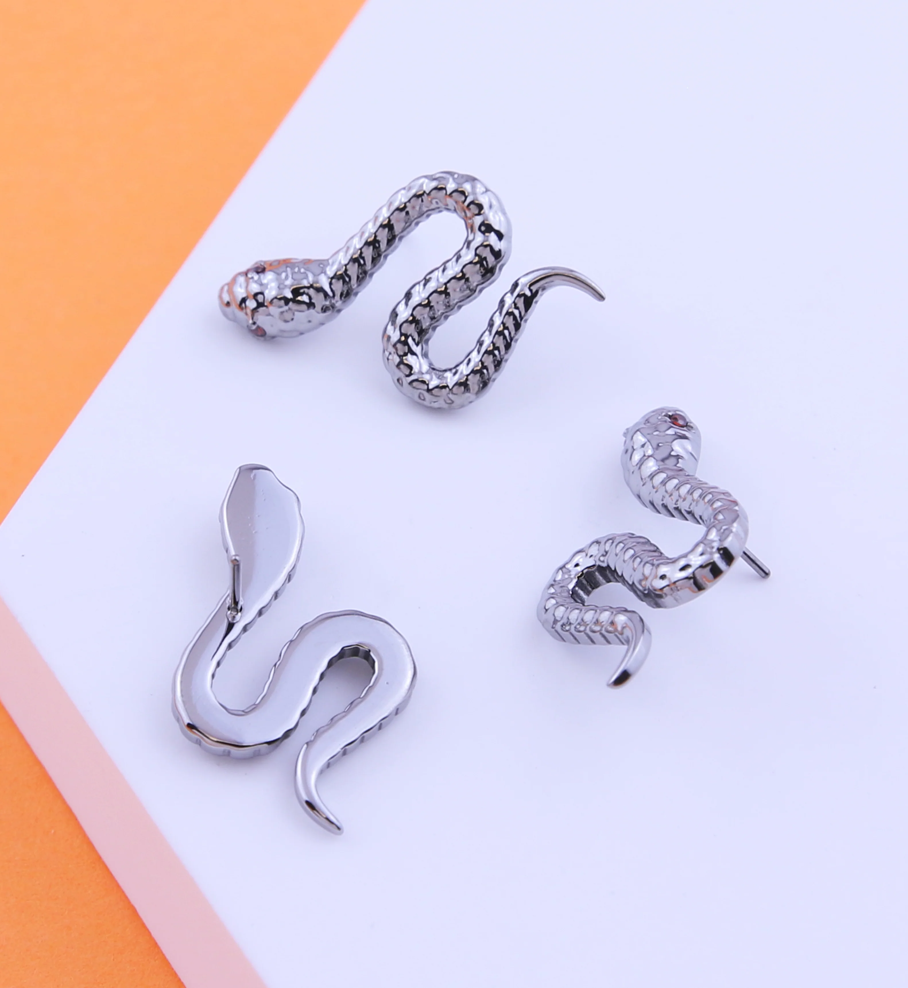 Snake Garnet CZ Eyes Titanium Threadless Top - Image 2
