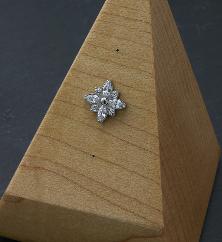 Starflower CZ Threadless Titanium Top - Image 2