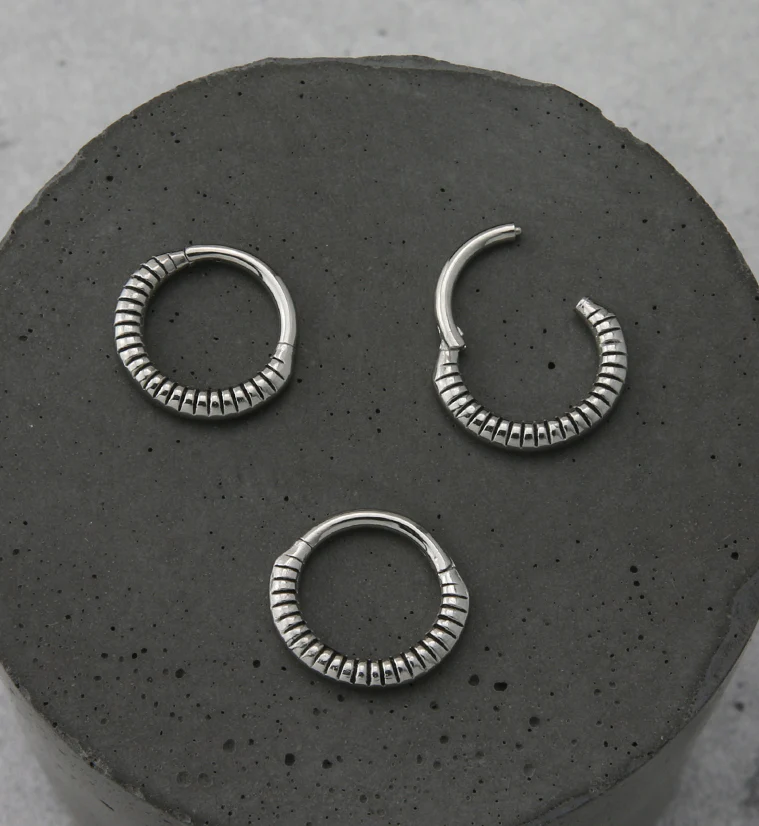 Tendril Hinged Segment Ring - Image 2