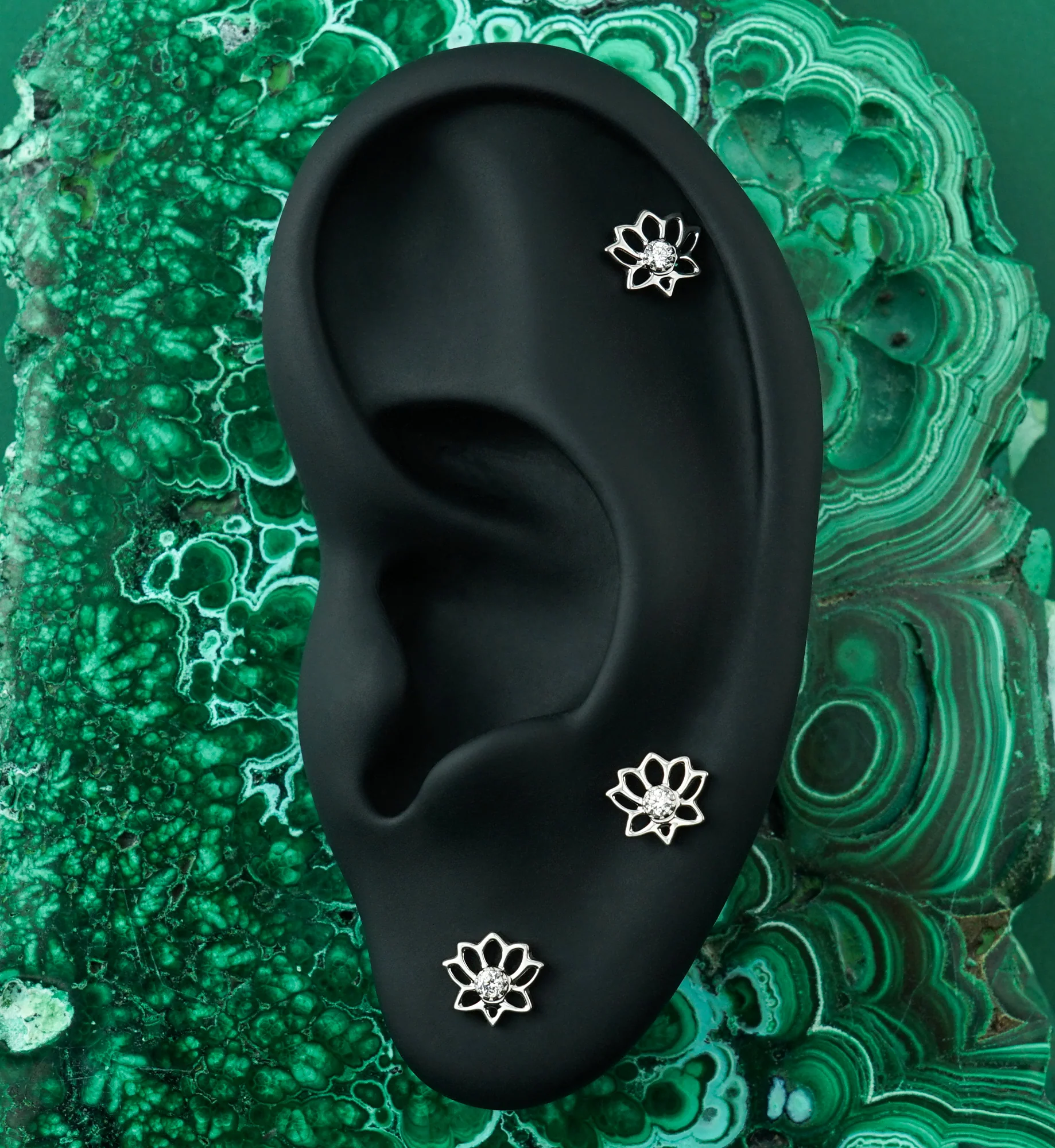 Trace Lotus CZ Titanium Threadless Top - Image 2