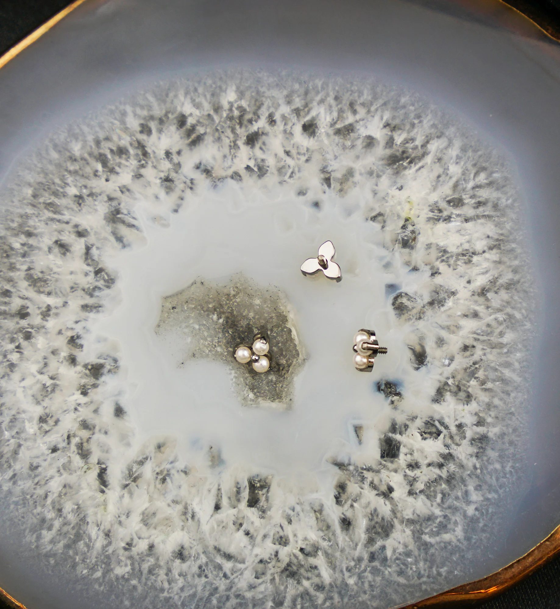 Trinity Pearl Internally Threaded Titanium Top - Image 2