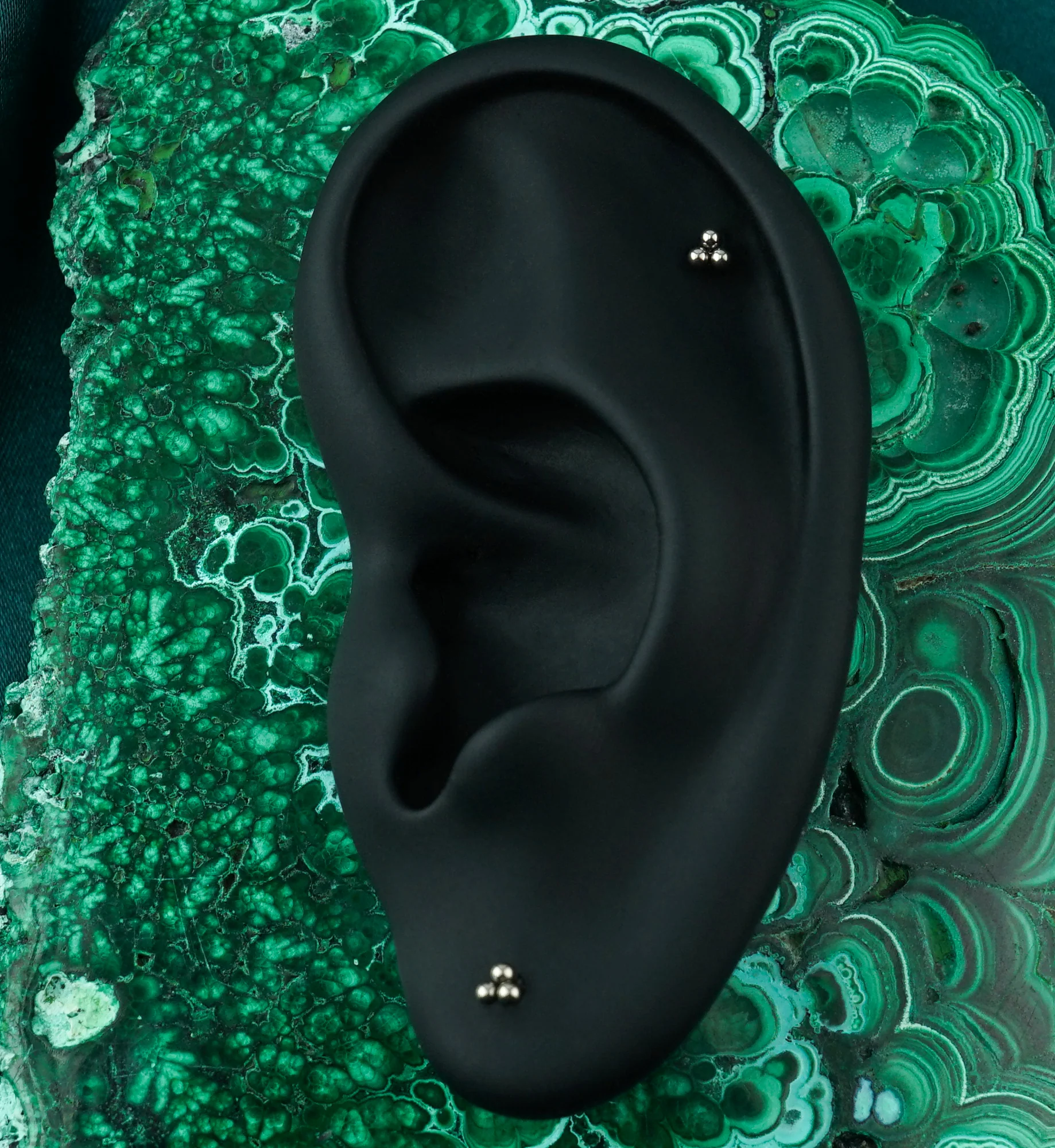 Triple Bead Titanium Threadless Labret - Image 2