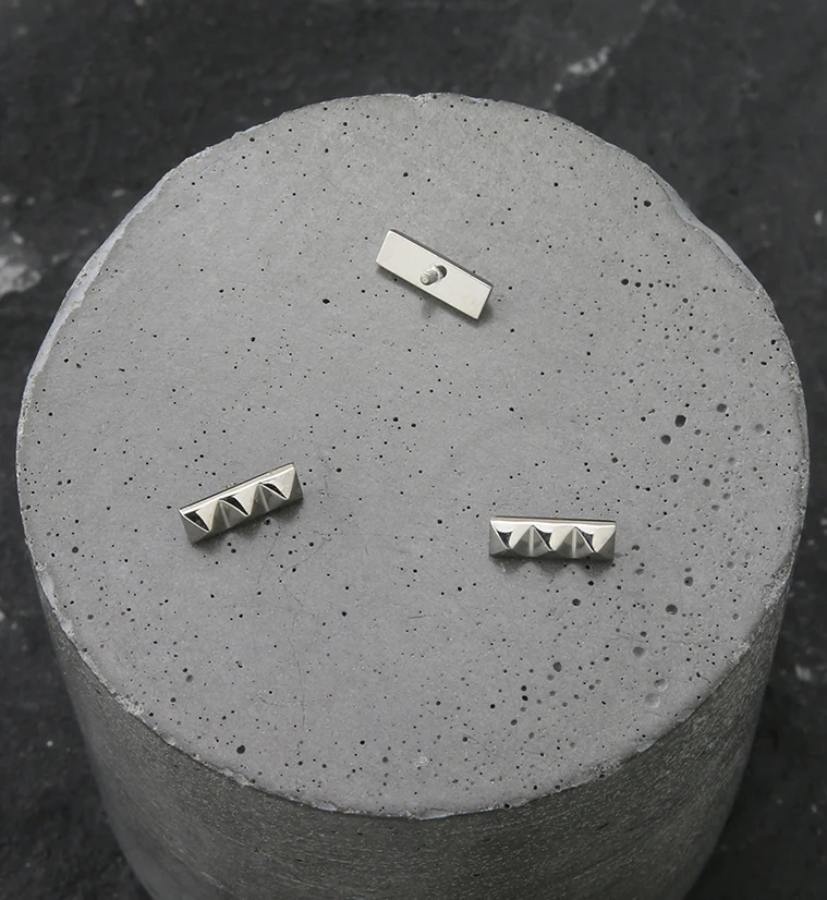 Triple Poly Stud Internally Threaded Titanium Top - Image 2