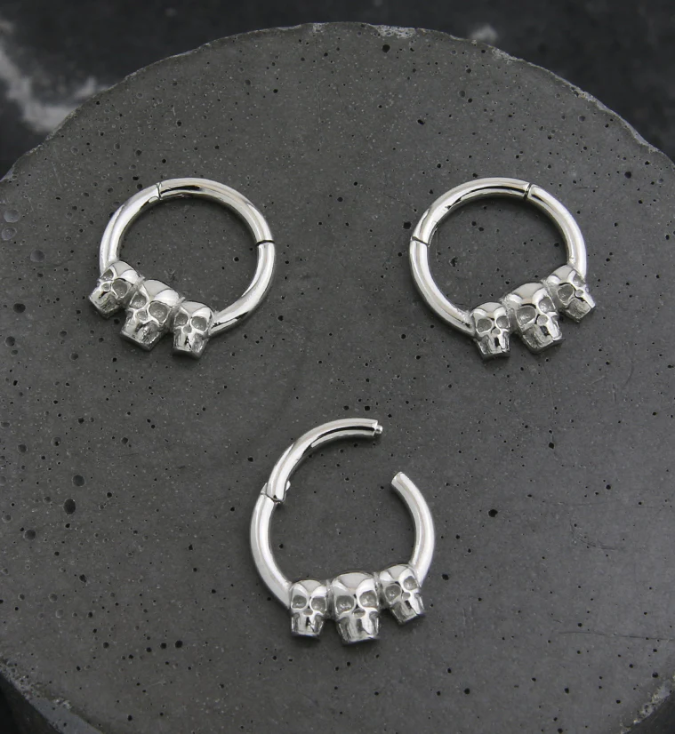Triple Skull Stainless Steel Hinged Segment Ring - Image 2