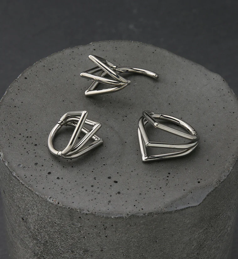 Triple V Titanium Hinged Segment Ring - Image 2