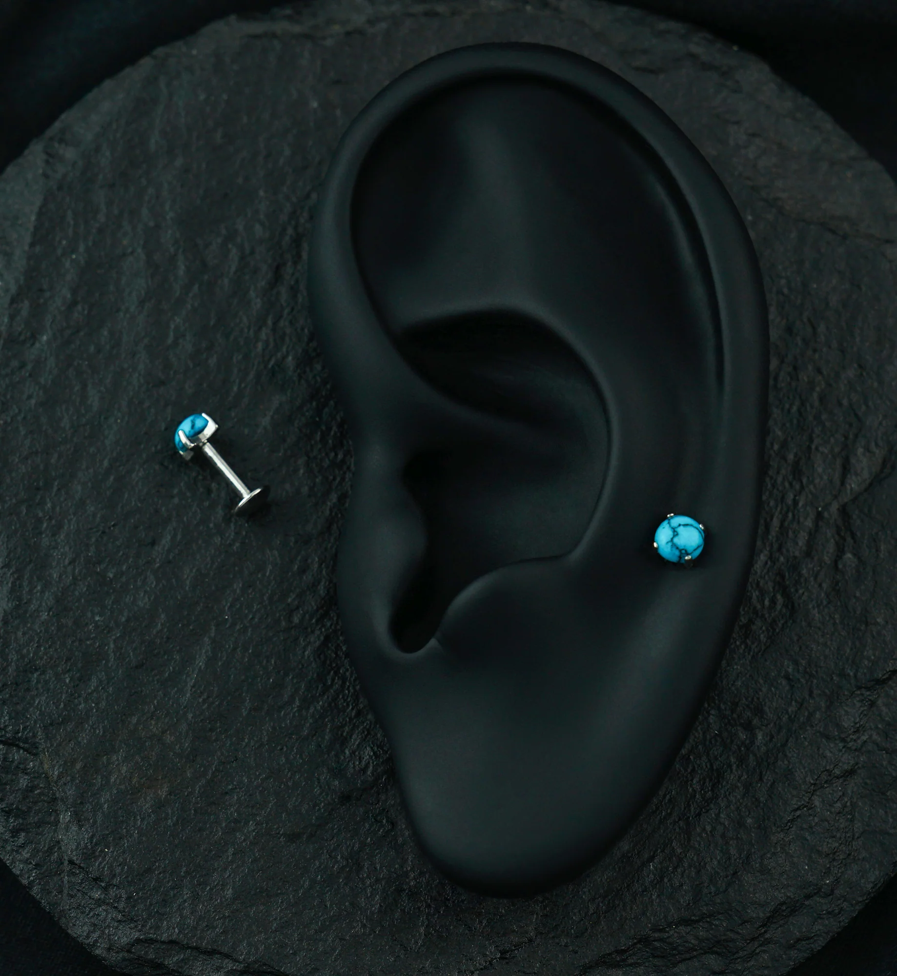 Turquoise Howlite Stone Prong Top Internally Threaded Labret - Image 2
