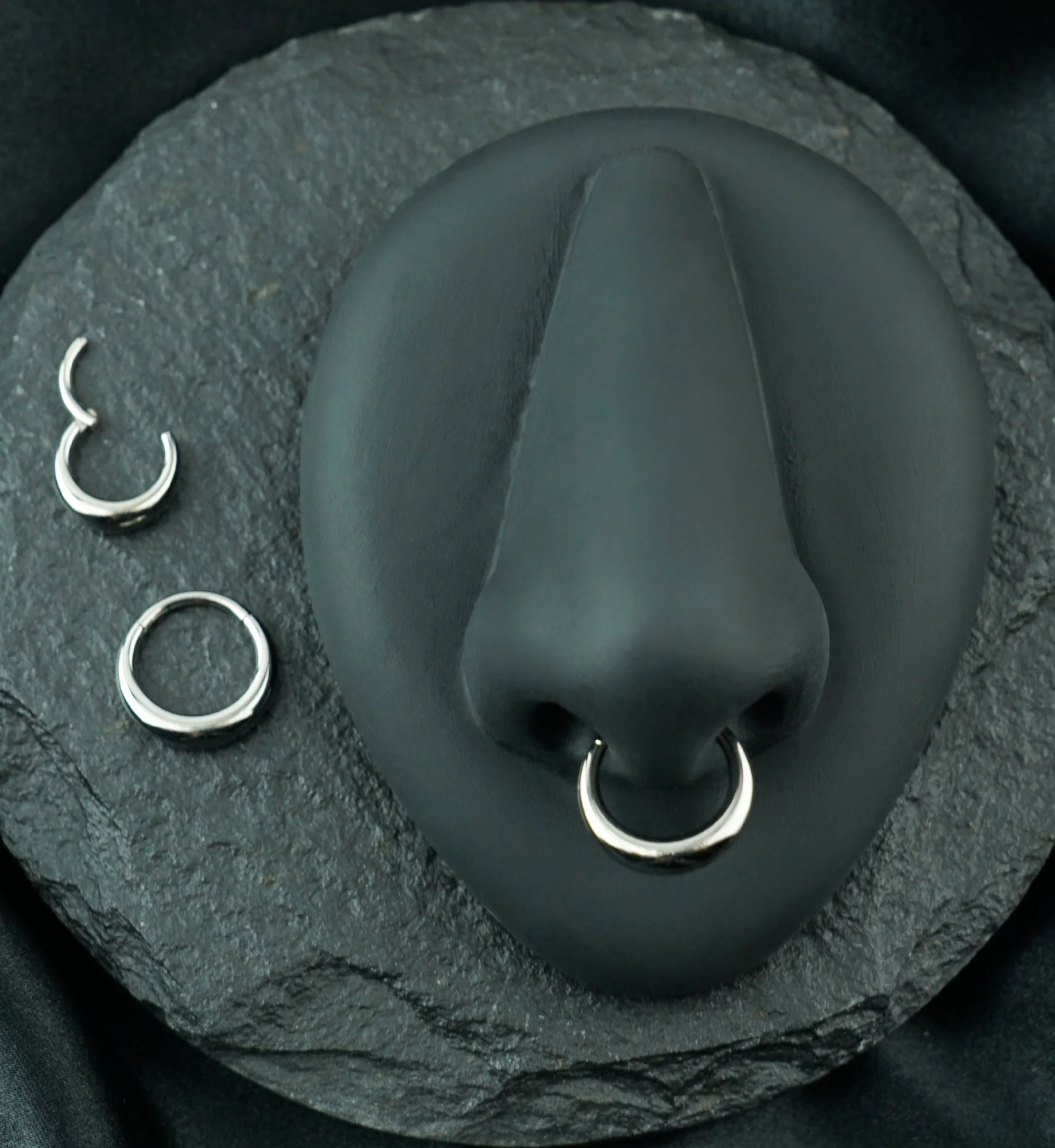 Vast Titanium Hinged Segment Ring - Image 2