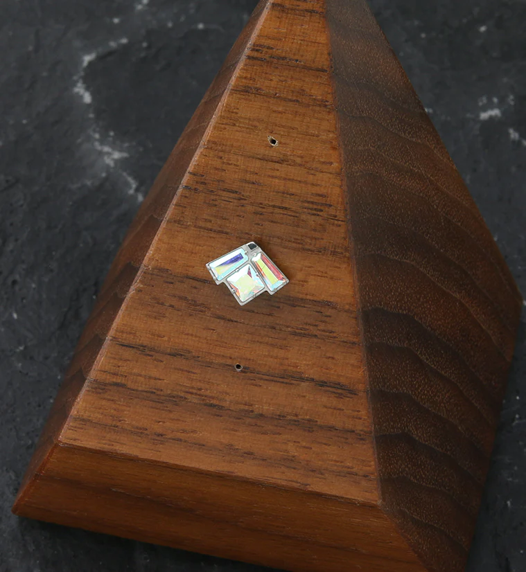 Vertex Rainbow Aurora CZ Threadless Titanium Top - Image 3
