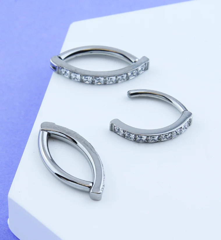 Vertical Clear CZ Titanium Hinged Segment Ring - Image 3