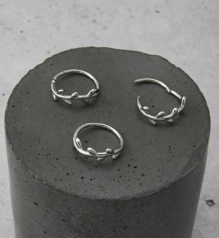 Vine Hinged Segment Ring - Image 2