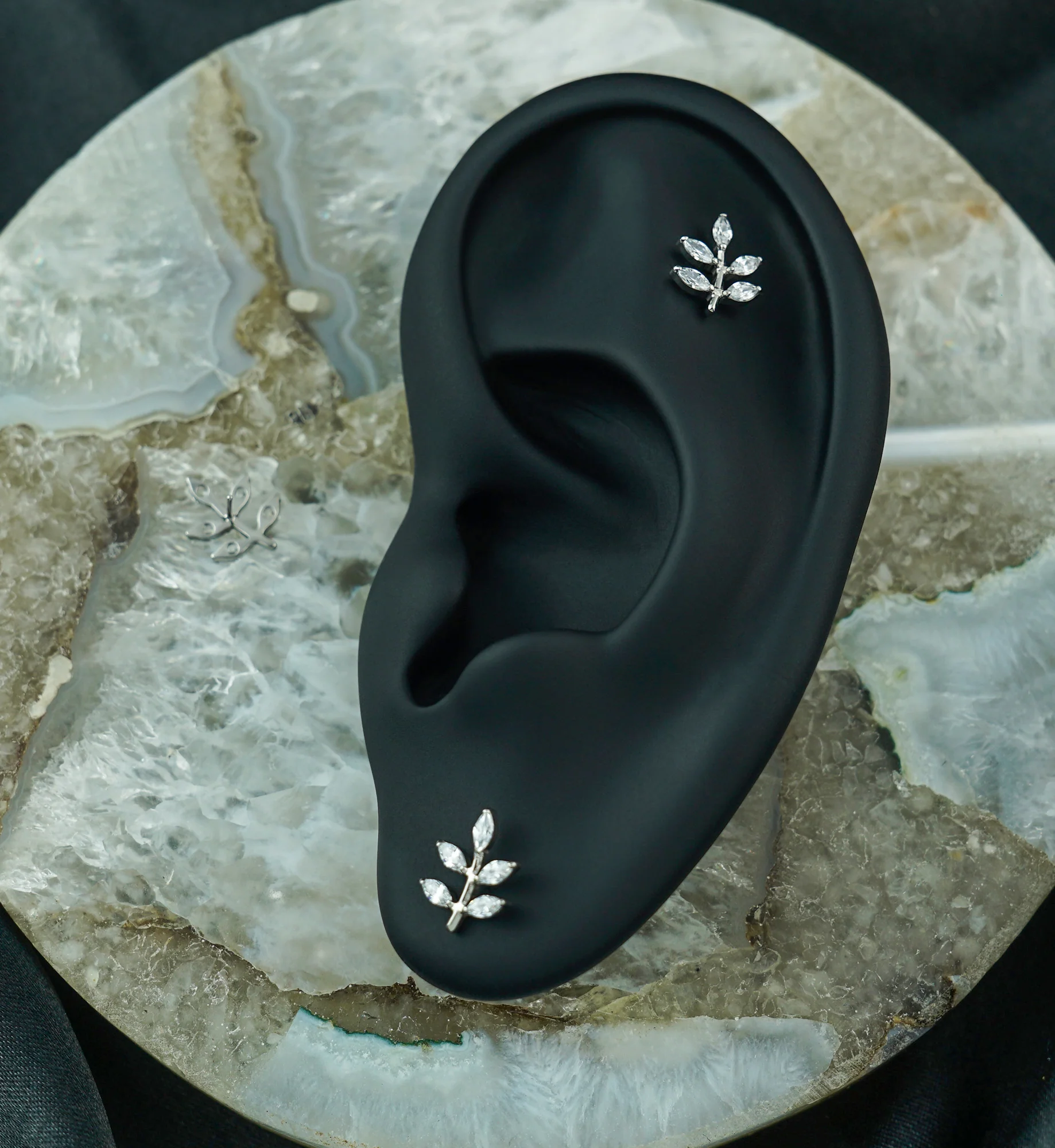 Vine Leaf Clear CZ Threadless Titanium Top - Image 2