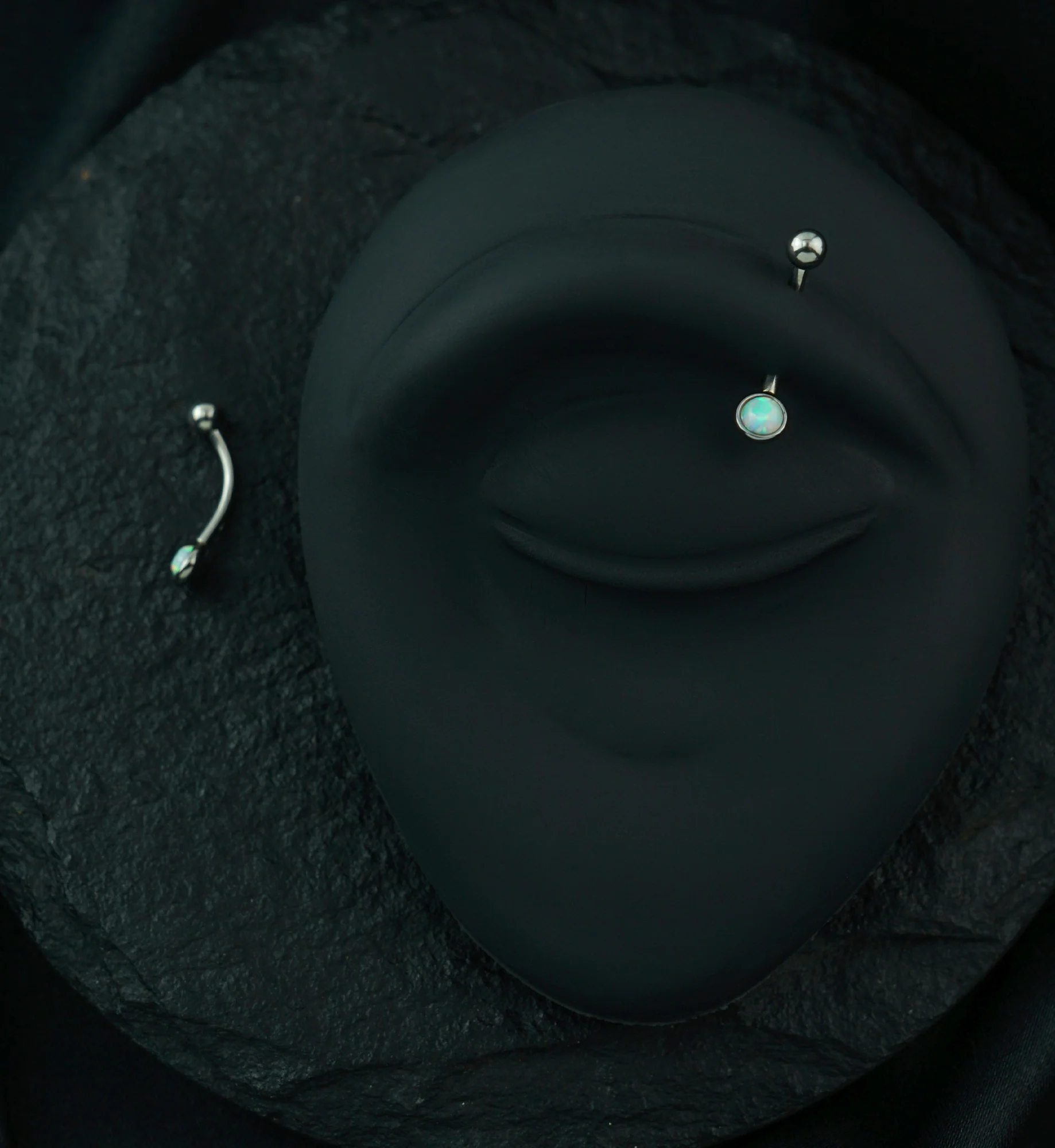 White Opal Flat Back Curved Barbell - Image 3