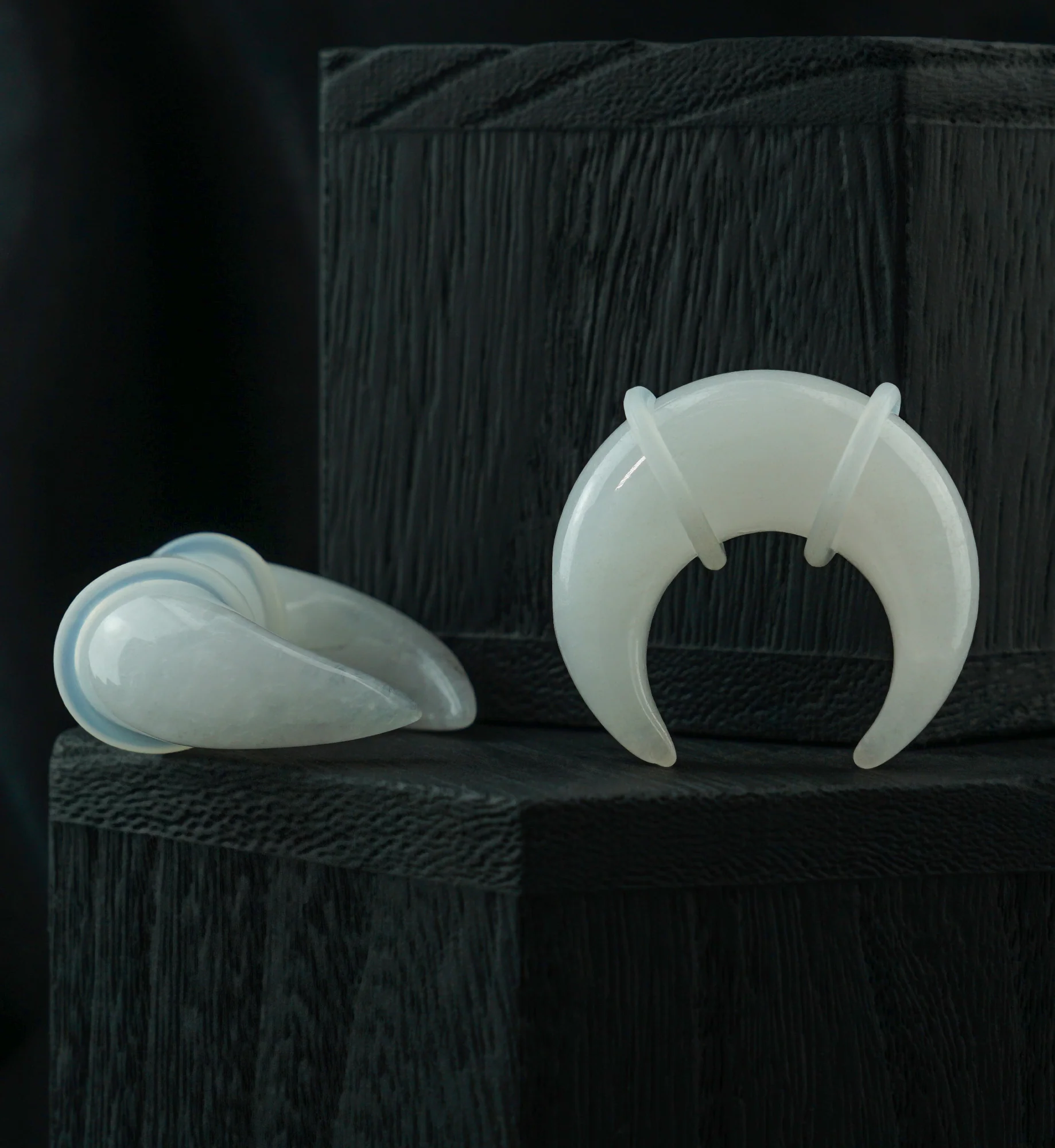 White Quartz Stone Pinchers - Image 2