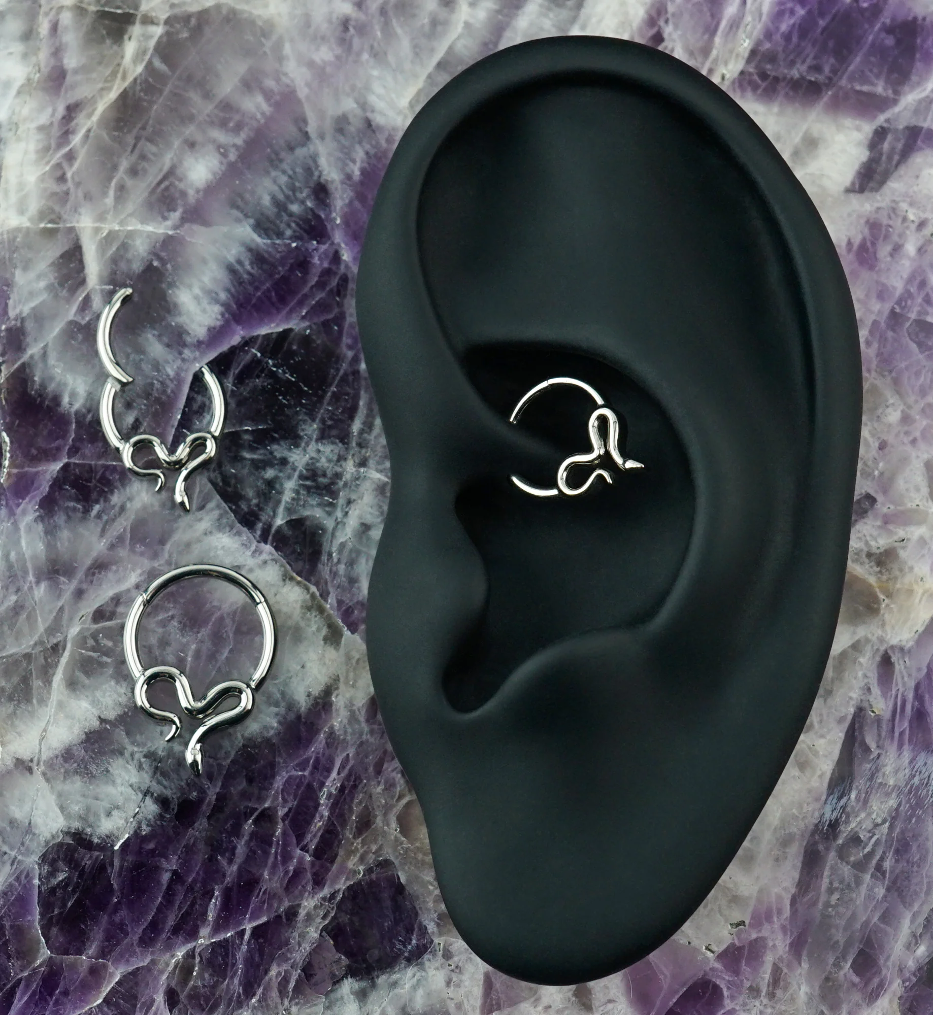 Winding Snake Titanium Hinged Segment Ring - Image 2