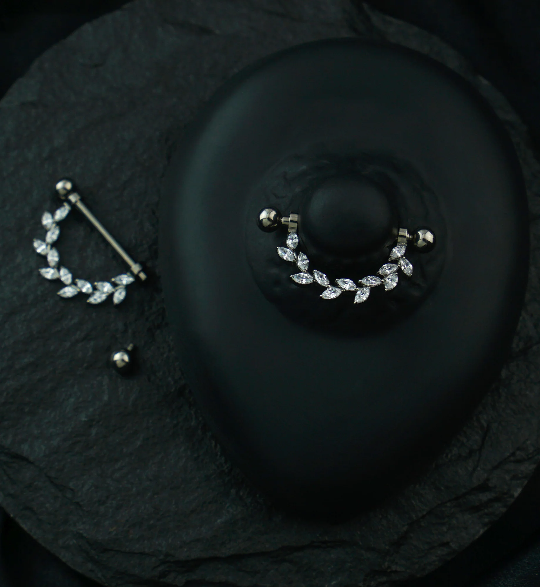 Wreath Clear CZ Internally Threaded Titanium Nipple Barbells - Image 2